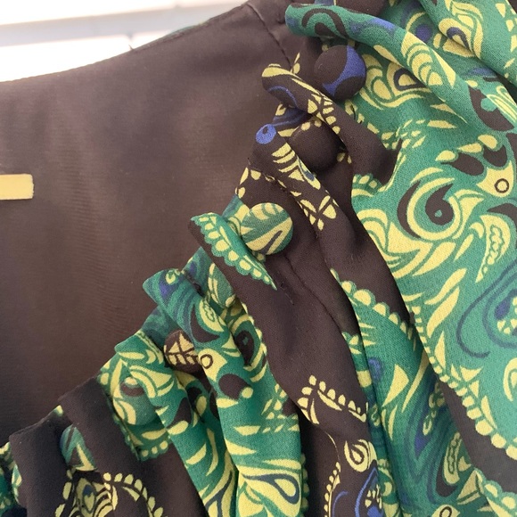 Gianni Bini - Green and Black printed Blouse - XS - Like New! - Picture 5 of 8